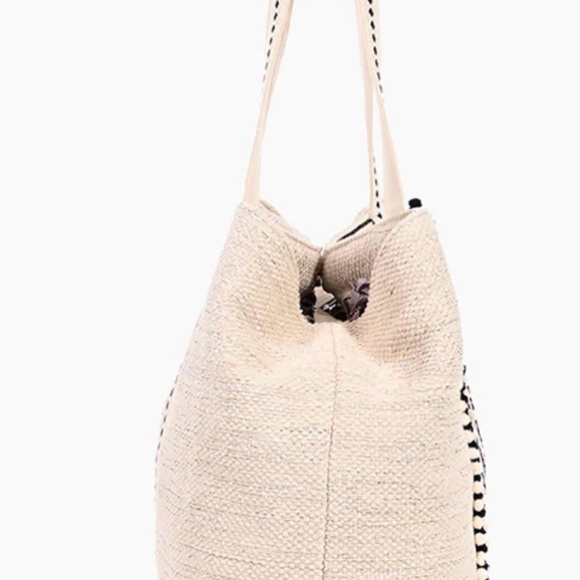 Geometric Beaded Patterned Tote Bag - Picture 3 of 7